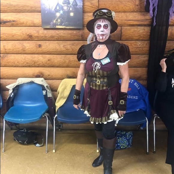 Steampunk Costume - Picture 3 of 4